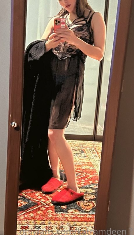 Kat Ramdeen star sexy img