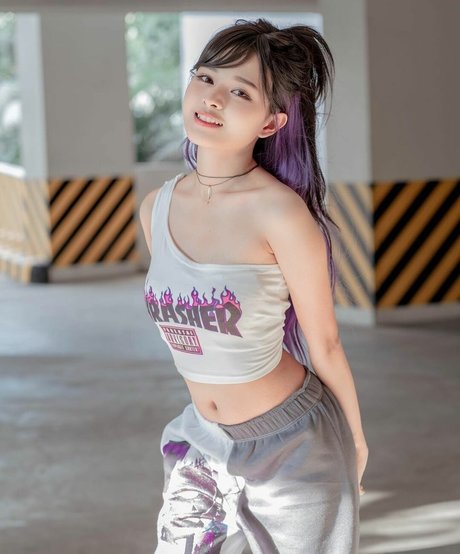 miholy model sexy photo