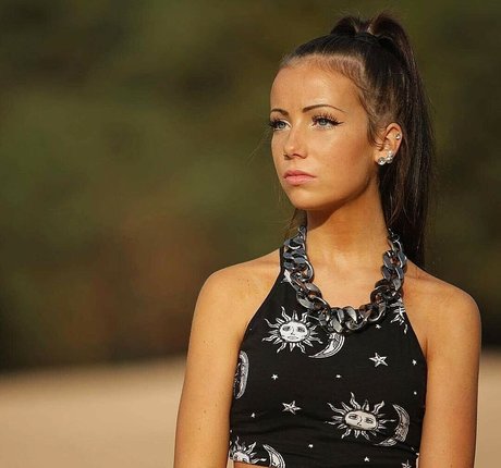 Meike Tosi model top galleries