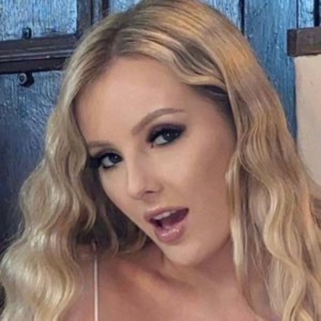 Serenity Model hot star picture