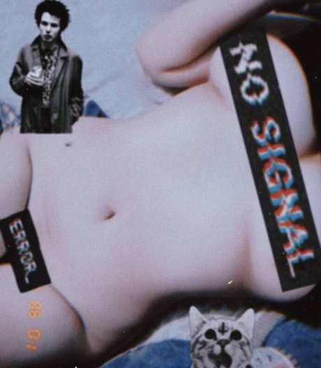 bitterpuke porn model photo