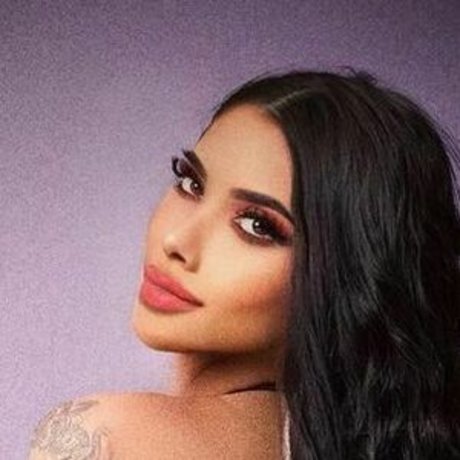 Claudia Guajardo high quality actress img