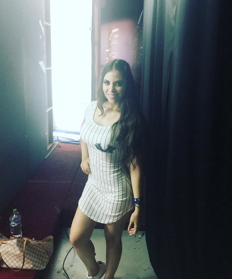 Claudia Guajardo model art galleries