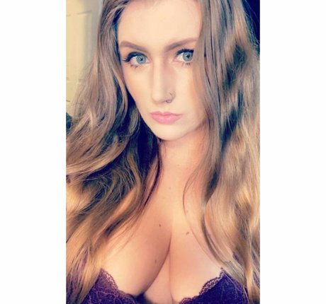 Annieisnotok nude actress images