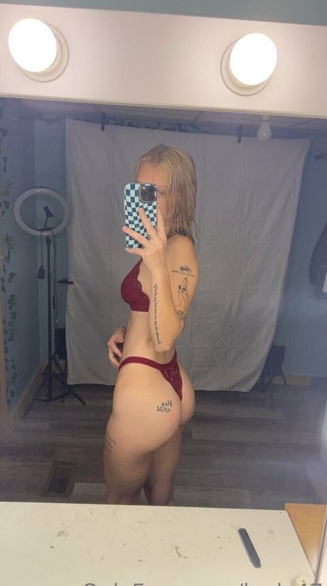 lealy47 pornstar high quality image