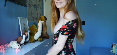 Sierra Ky model sexy picture