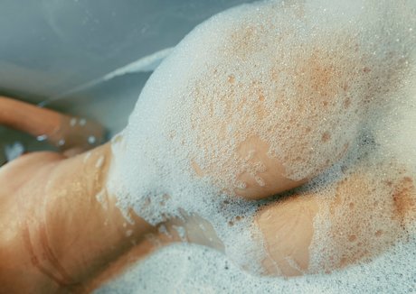 Jo Scribbles pornographic model pic