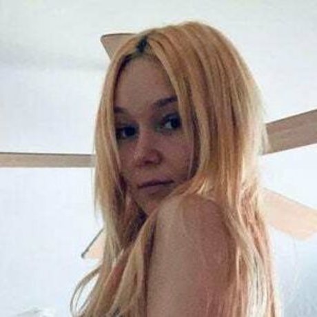 Nova Rockafeller model erotic pics