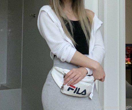 Kitty Gin xxx pornstar picture