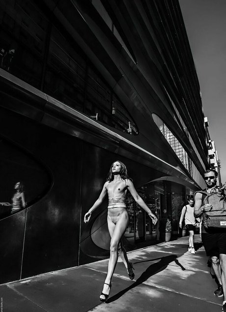 Sofia Jolie art star gallery