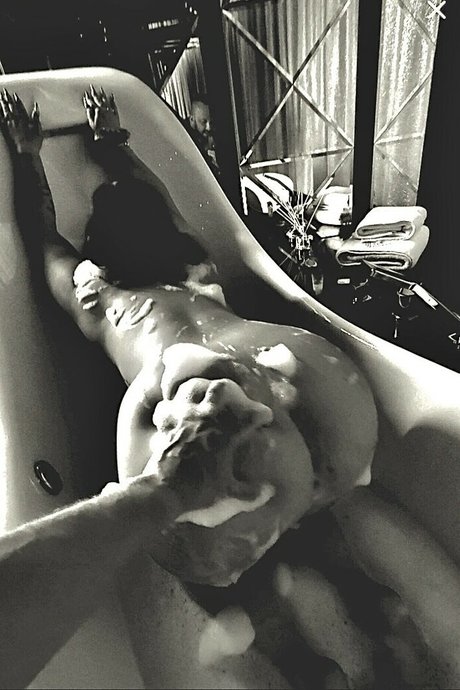 Sandra Bierczak naked model pics