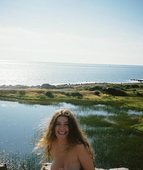 Blue Lindeberg naked actress images