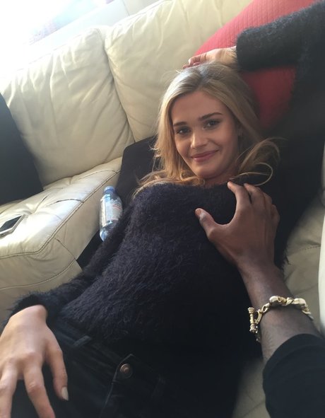 Noel Berry naked model image