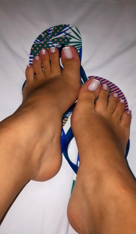 Lyz Feet model exclusive photos