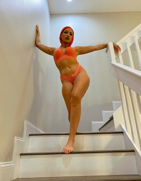 Salina De La Renta nudes model picture