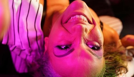 Salina De La Renta free star galleries