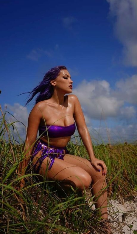 Salina De La Renta model best img