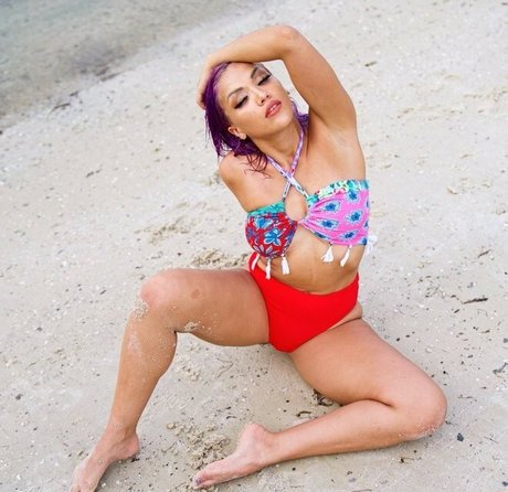 Salina De La Renta nice actress photos