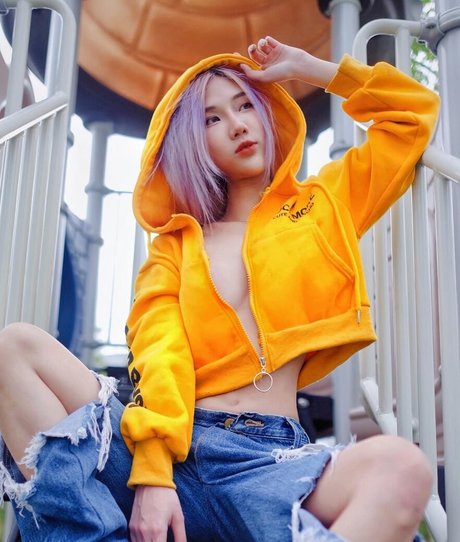 GamgyLhongEr pornstar erotic photos