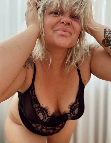 gloryhole girls onlyfans hot sexy pics