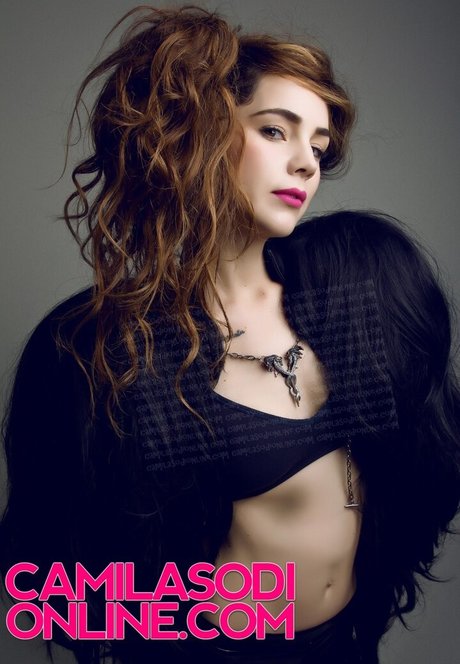 Camila Sodi hot model pic