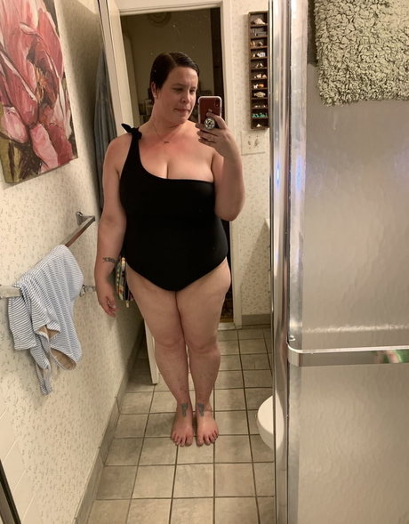 Juicy June art star image