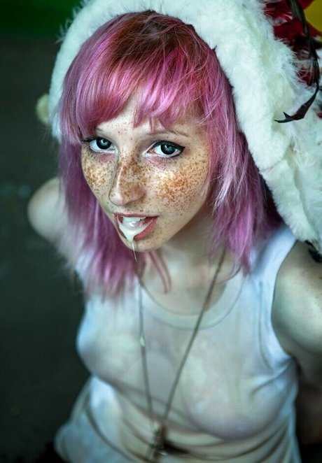 Rocken Rollia nude star pictures