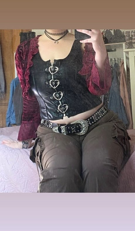 Milabloom pornstar naked img