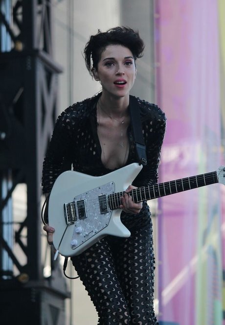 St Vincent art model pic