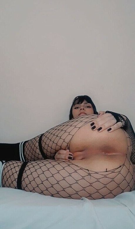 Grazzy elly pornographic model image