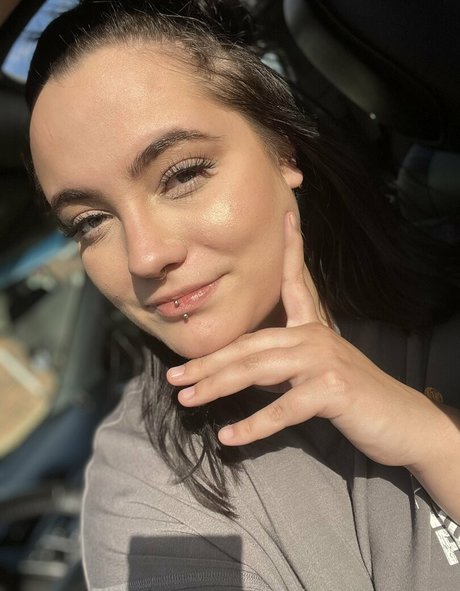 HornyThickKitten art actress photos