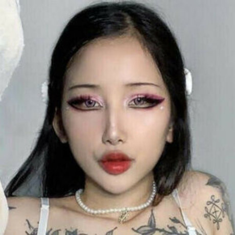 Yenny Zhao sexy star pictures