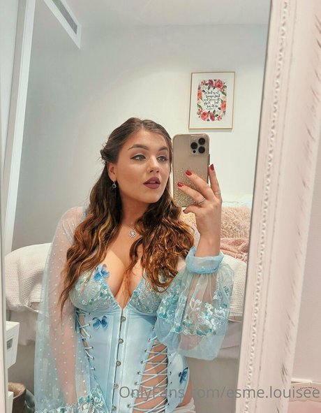 Esme Louise James star top img