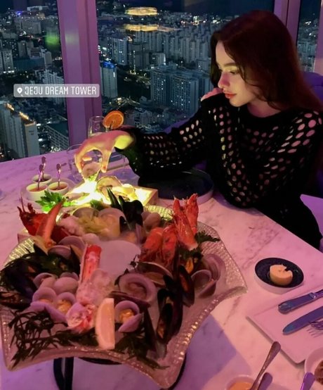 Dasha Tarab exclusive star gallery