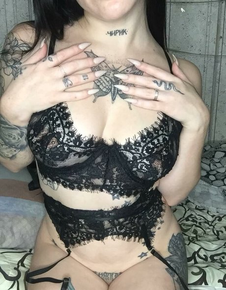 Saint Idol nude pornstar photos