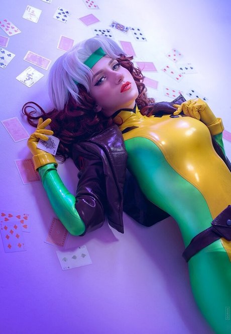 Anastasia Galuzina star nudes image