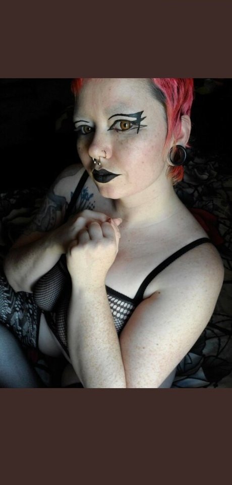 Scarletpyro model nudes picture