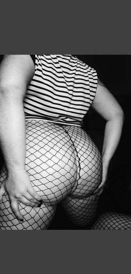 Scarletpyro adult actress gallery