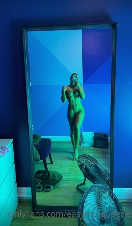 Emily McCarthy free pornstar img