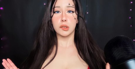 Shiny ASMR pornstar art photo