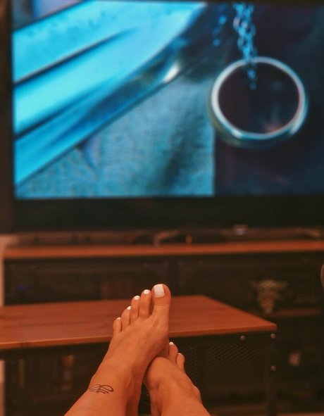 Livie Feet nudes actress archive