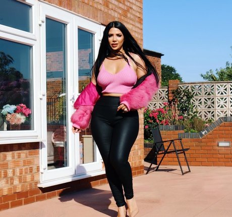 Mizz Ellaa ASMR adult star photos