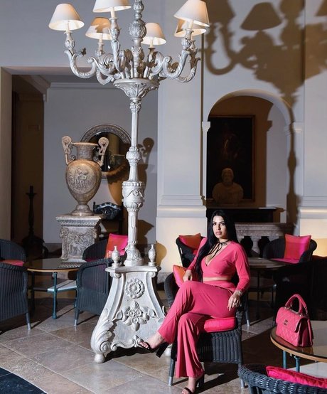 Mizz Ellaa ASMR adult actress images