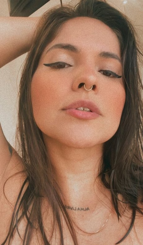 Julieta Baldon erotic pornstar pictures