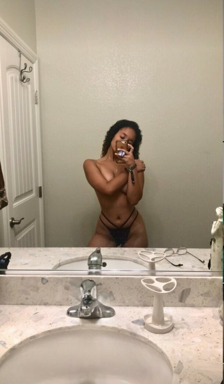 Curlybeanraver nudes pornstar img
