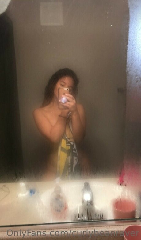 Curlybeanraver pretty model gallery