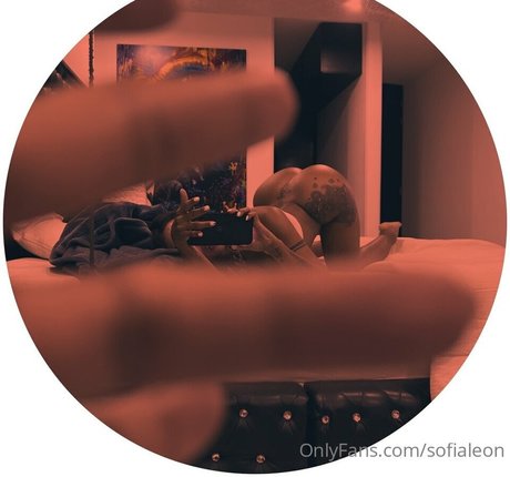 Sofia Leon model high quality images