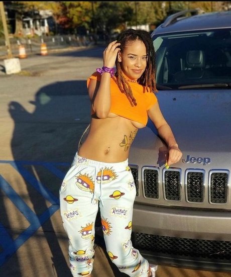 Ava Grey pretty model pic