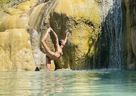 Evie Eternal model xxx pic