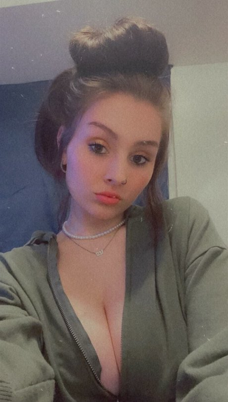 Faith Lynn pretty pornstar image